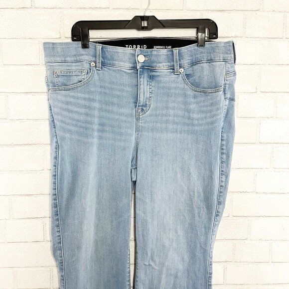 Torrid Light Wash High Rise Bombshell Flare Jeans Women's Plus Size 18 Regular - Picture 3 of 9